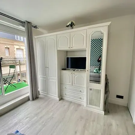 Superbe Studio Balcon Emplacement Nº1: Place Morny Apartmán *