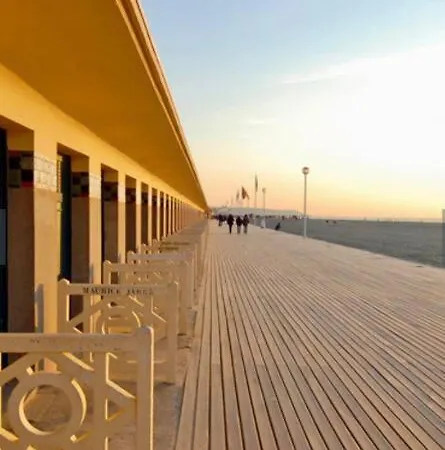 Superbe Studio Balcon Emplacement Nº1: Place Morny Deauville